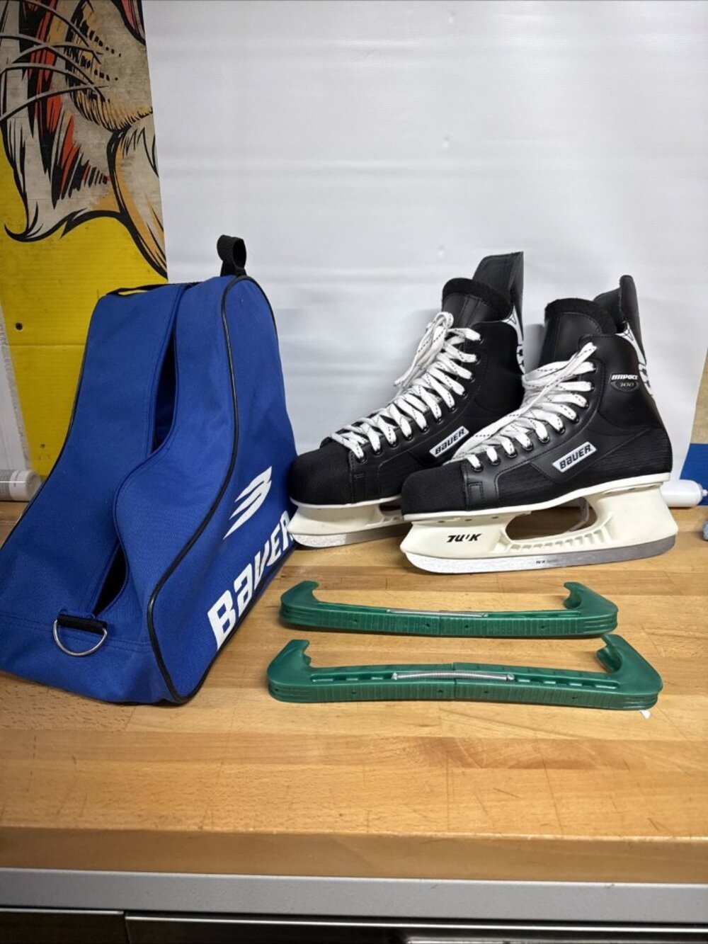 Bauer Impact 100 Mens Ice Hockey Skates -  Black Tuuk -Size 10R - W/Case-Guards